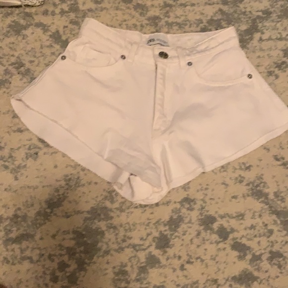 Zara White Super Curved Denim Shorts 